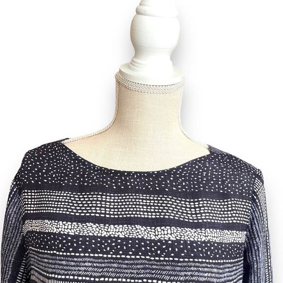 Nic+Zoe | EUC Women’s Blue and White Abstract Printed Tunic Size M - Picture 3 of 7